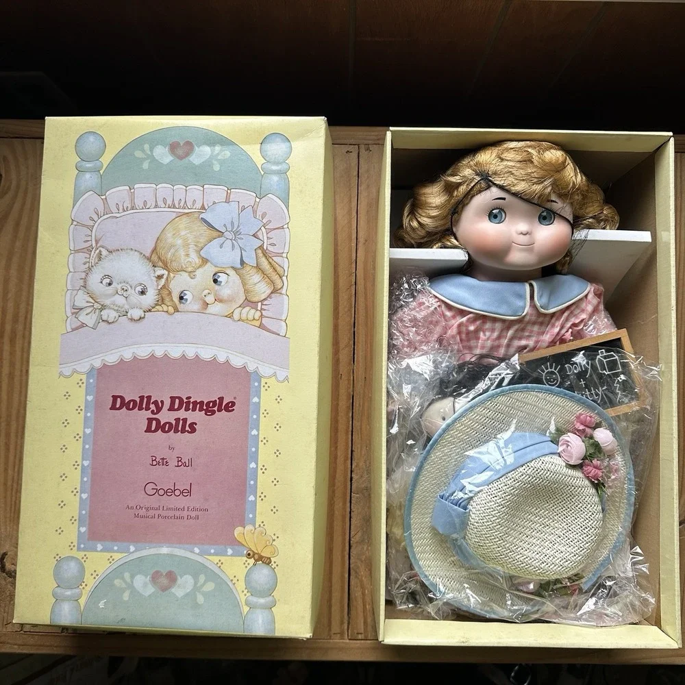 VTG 1993 Goebel DOLLY DINGLE Musical Doll Porcelain Limited Edition With Box